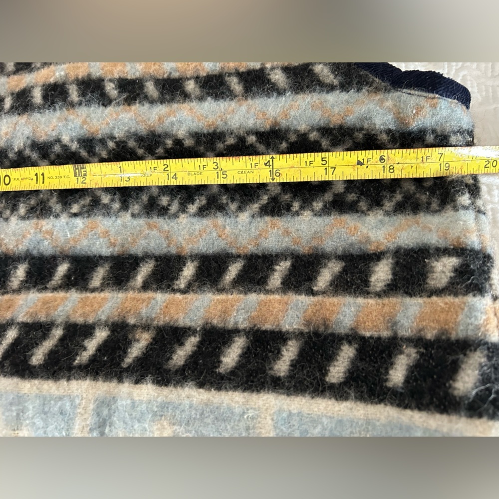 VINTAGE “At Last&Co” 60Wool 40/cotton,acrylic Vest with Blue,black &Tan Pattern. - Picture 5 of 5